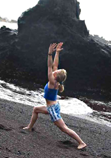 Jenny Otto in Hawaii in Warrior I Pose